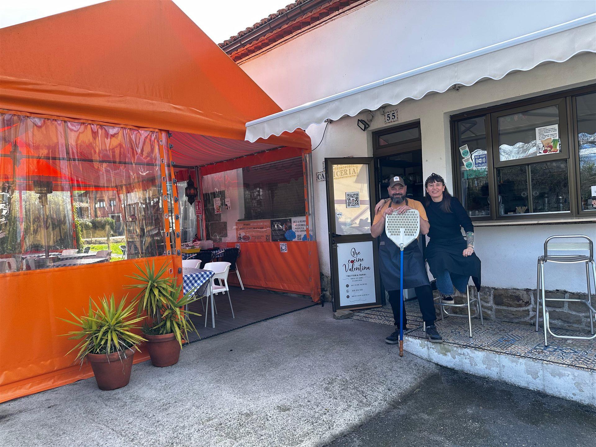 Trattoria Que Cocine Valentina — carpa naranja en Venta de las Ranas, Villaviciosa